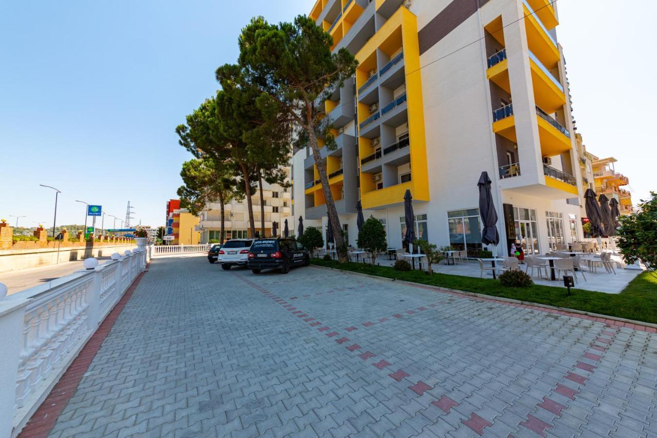 Ponari S Hotel Kryemedhej Exterior photo