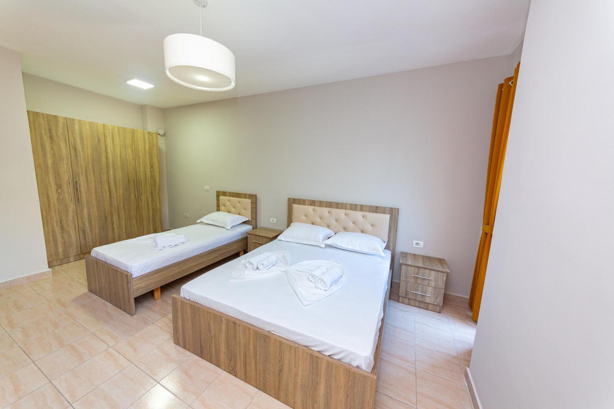 Ponari S Hotel Kryemedhej Room photo